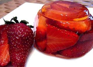 Клубничное желе: рецепты на зиму и нежное молочно-сметанное лакомство