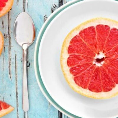 Не выбрасывайте косточки грейпфрута: диетолог раскрыла их полезные свойства для здоровья женщин