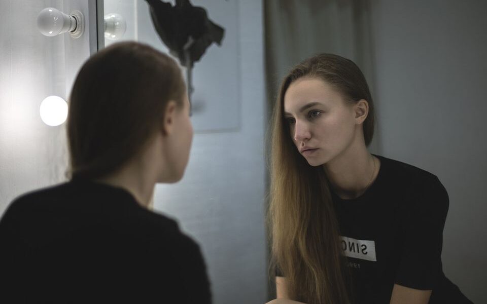 Секреты красоты: как избавиться от темных кругов и мешков под глазами навсегда