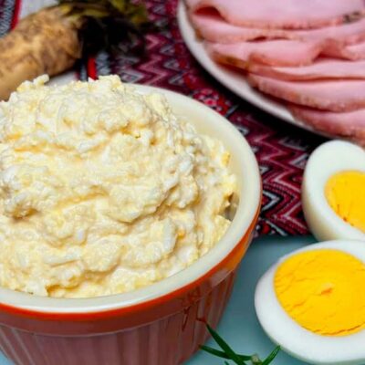 Легендарный соус с хреном на Пасху: идеальное дополнение к мясу и яйцам