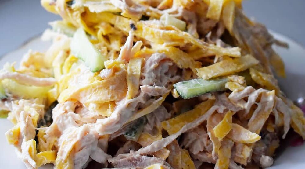 Необычный салат для гостей: рецепт, который удивит всех