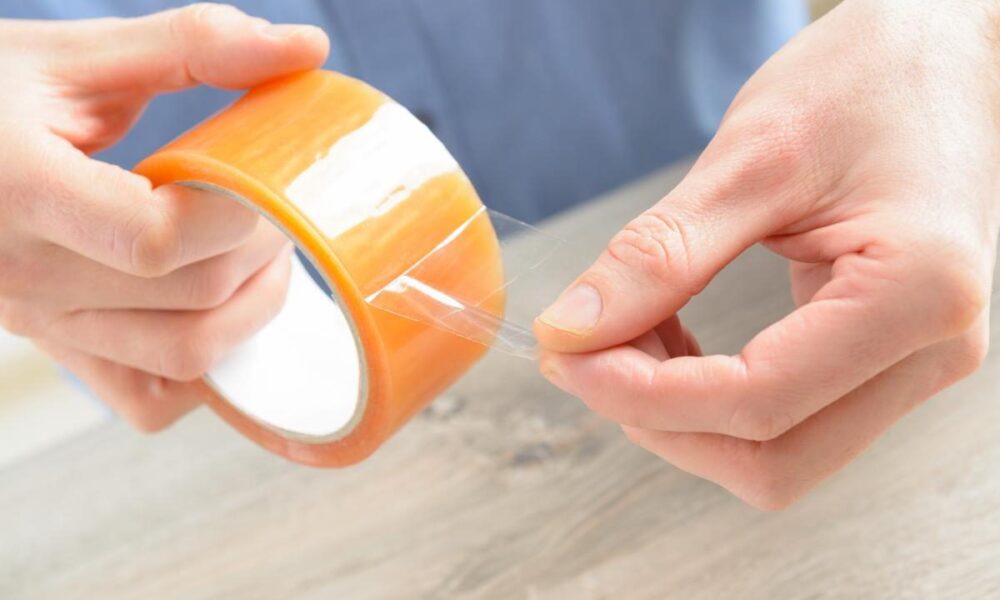 Лайфхаки для дома: как легко находить край скотча и экономить время