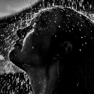 Секреты ухода: почему волосы жирнятся к вечеру и как этого избежать