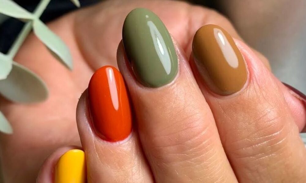 Осенний маникюр 2023: модные цвета и идеи дизайна для вашего образа