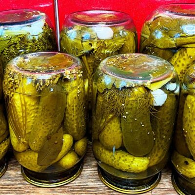 Закрываем огурцы на зиму без стерилизации: проверенный летний рецепт