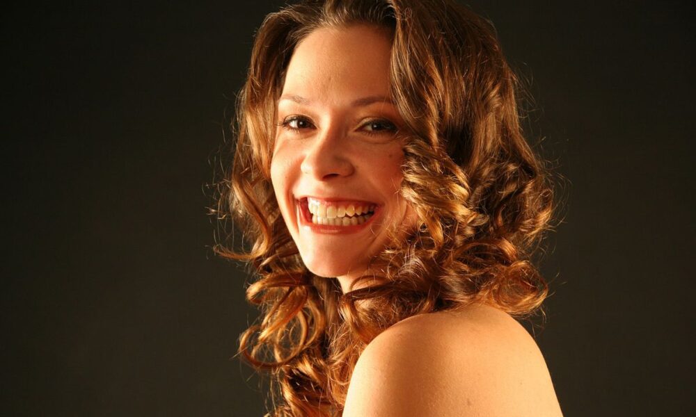 Секреты идеальных локонов: как создать красивые кудри без плойки и бигуди