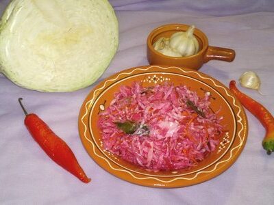 Постный салат из капусты с маринованной свеклой и морковью: рецепт для здорового питания