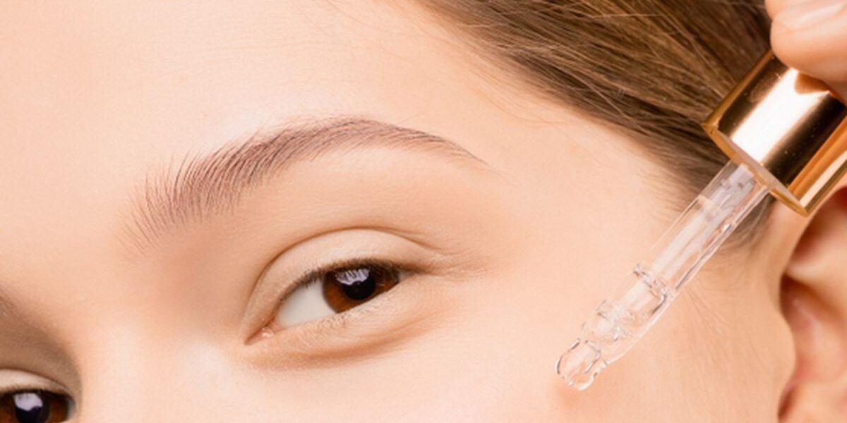 Почему после сыворотки обязательно нужен крем: секреты ухода за кожей