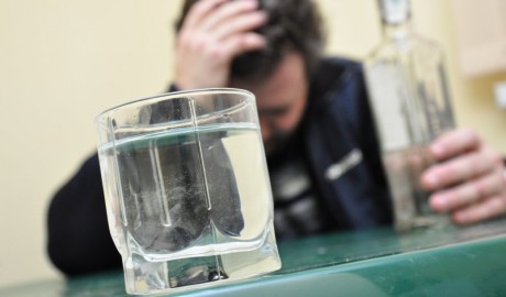 Алкогольное отравление: симптомы, первая помощь и профилактика