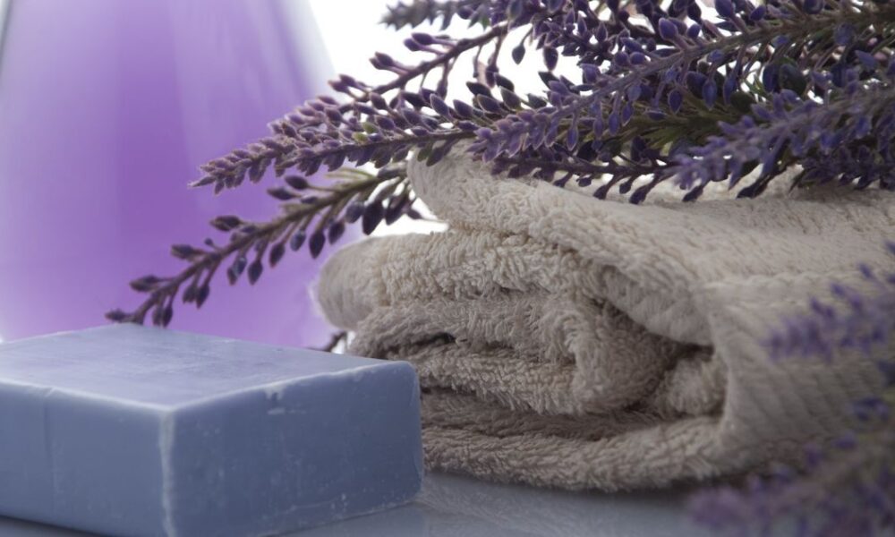 Секрет мягких полотенец: народные хитрости для вашей стиральной машины