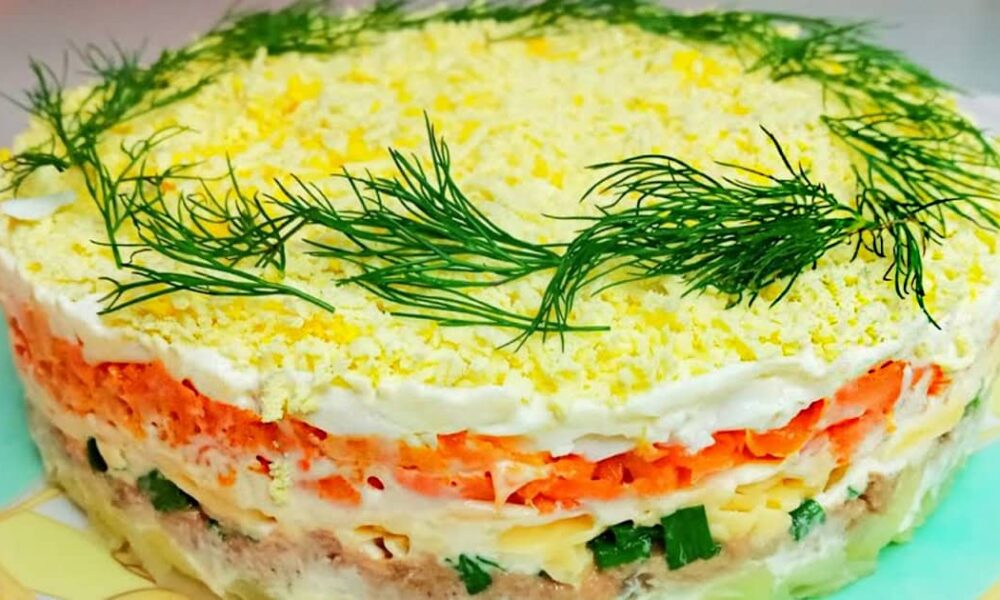 Быстрый и вкусный салат из доступных продуктов: рецепт, который покорит всех