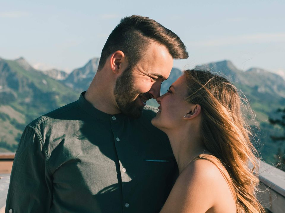 Здоровая привязанность или зависимость: как понять свои чувства