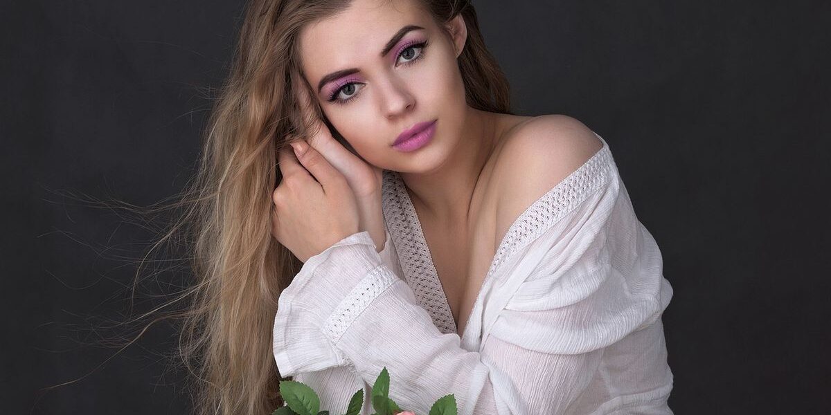 Эффект лифтинга лица за 5 минут: секреты макияжа из TikTok