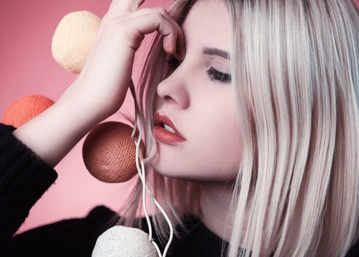 Секреты платинового блонда: как избежать желтизны и сохранить идеальный цвет