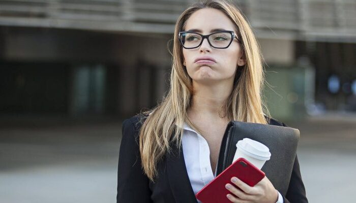 Как сохранить спокойствие: признаки нервного срыва и способы избежать его