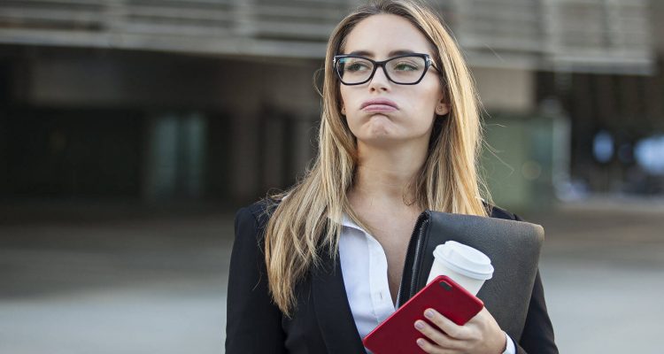 Как сохранить спокойствие: признаки нервного срыва и способы избежать его