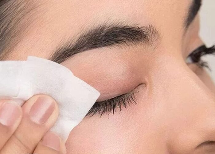 Как смыть водостойкую тушь: 5 проверенных способов для идеального демакияжа