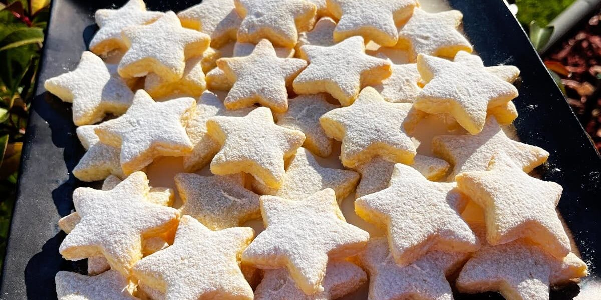 Быстрое печенье к Новому году: 5 минут и гора сладостей для детей по доступной цене