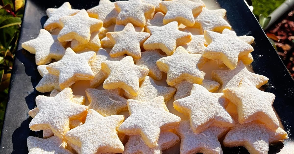 Быстрое печенье к Новому году: 5 минут и гора сладостей для детей по доступной цене