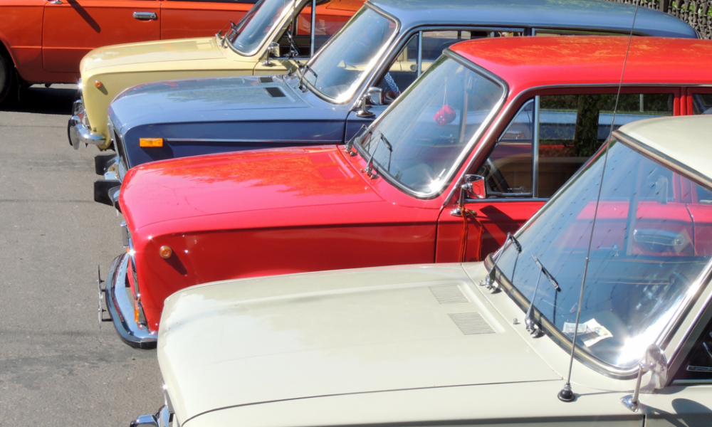 Секреты цветов "Жигулей": почему черные машины были редкостью и как это связано с вашим садом