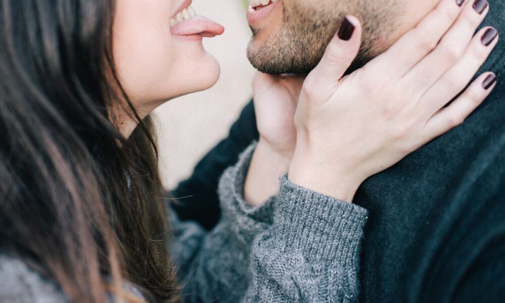 Как первое чувство влияет на будущие отношения: психологический взгляд