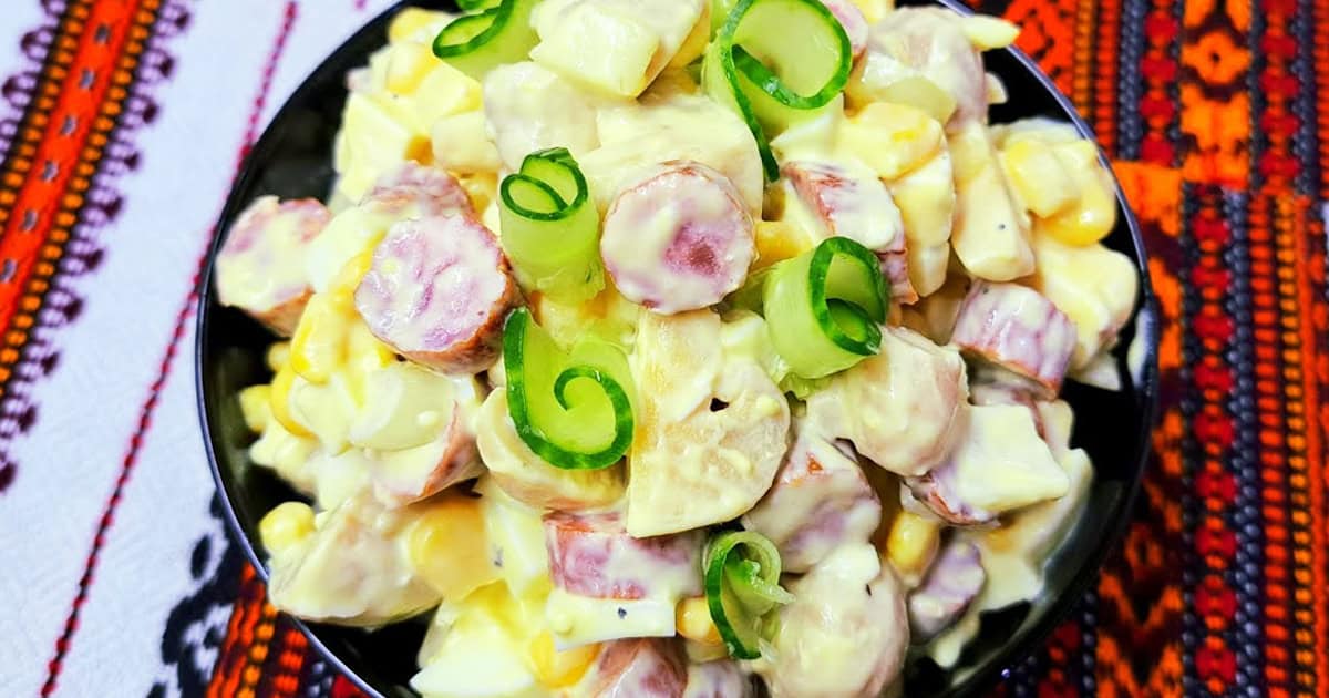 Сытный и вкусный салат "Охотничий": рецепт для всей семьи