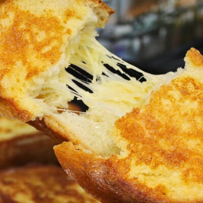 Быстрый завтрак на всю семью за 5 минут: рецепт гренок из 4 ингредиентов