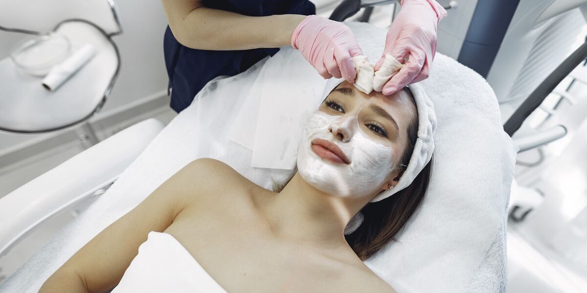 5 фраз, которые выдадут непрофессионального косметолога: будьте осторожны