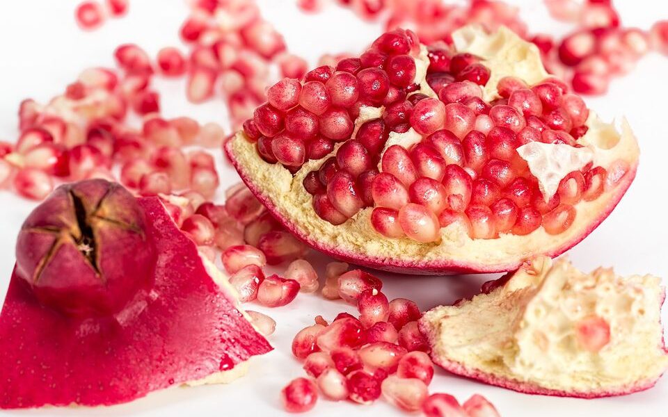 Гранатовые корки на страже вашего огорода: натуральная защита от вредителей