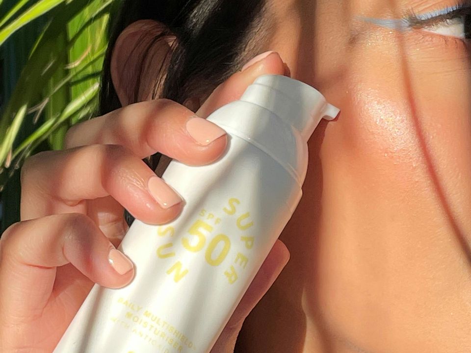 SPF-крем сушит кожу? Причины и решения для идеального тона