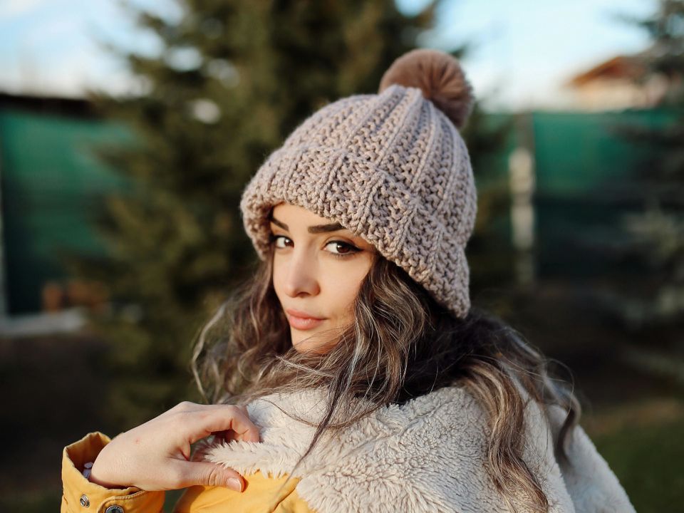 Как быстро убрать следы косметики с воротника: секреты звезд для идеального образа