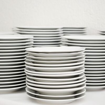 Как избавиться от желтого налета на посуде: проверенные домашние методы