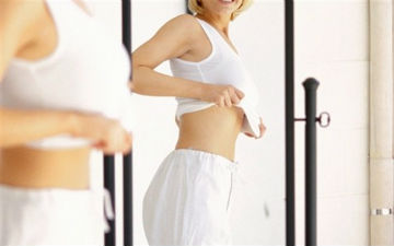 Борьба с растяжками: эффективные методы и домашние средства