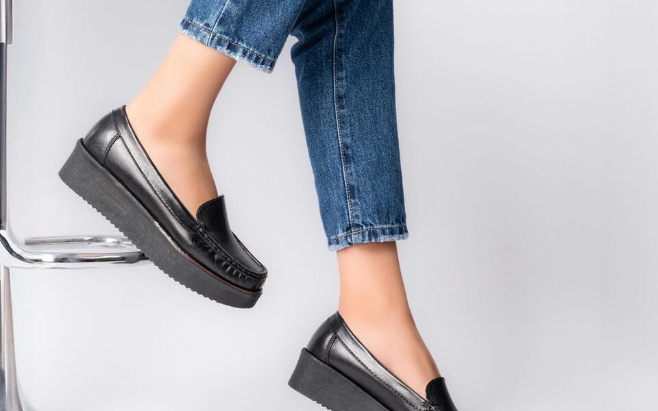 Как носить новое обувь без мозолей: секреты комфорта от звезд