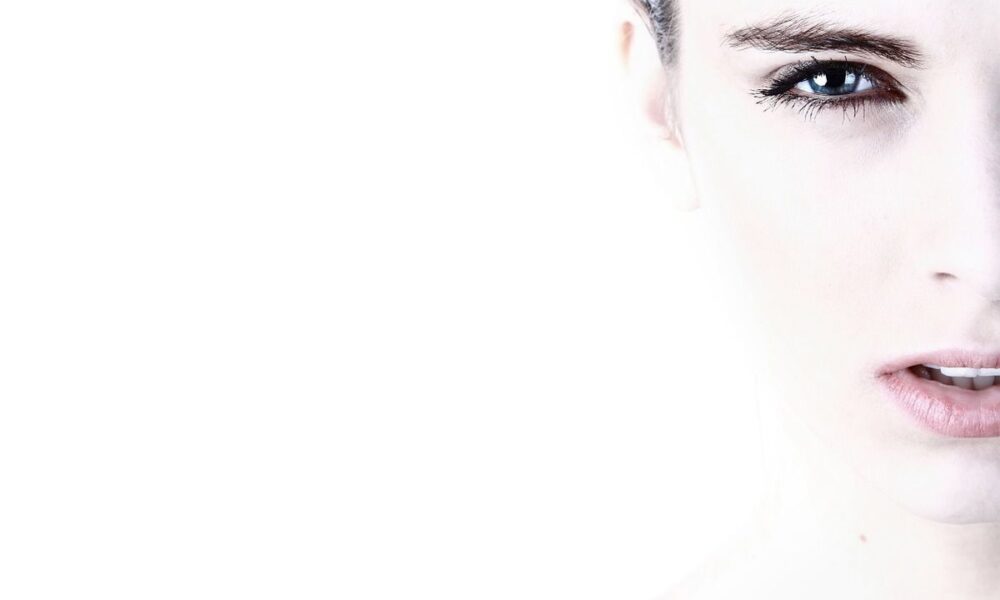 Как распознать уверенную в себе женщину: секреты и отличия