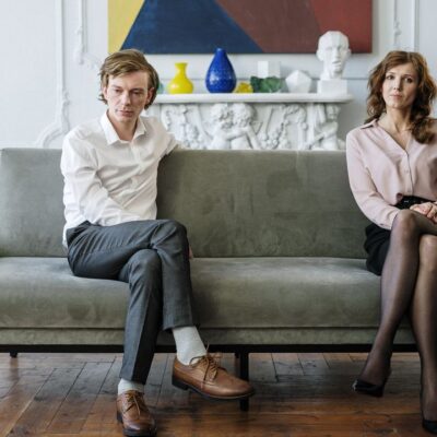 Как забыть бывшего, если вы постоянно встречаетесь: практические советы психолога