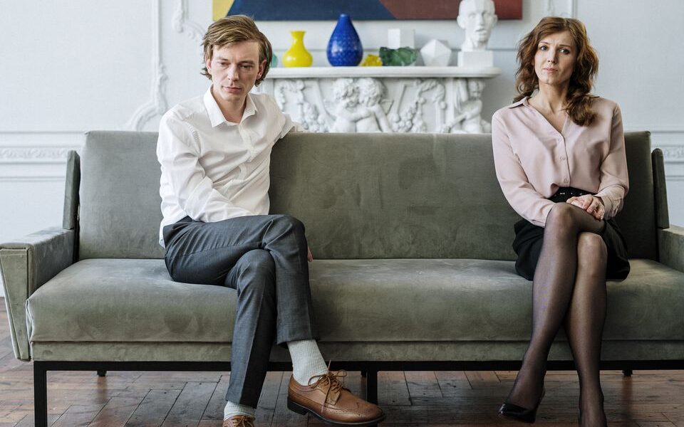 Как забыть бывшего, если вы постоянно встречаетесь: практические советы психолога