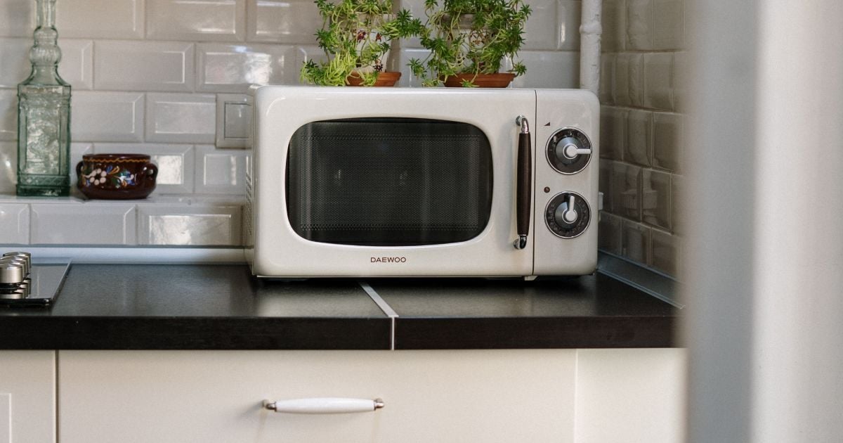 Уборка микроволновки: простые лайфхаки для каждой хозяйки