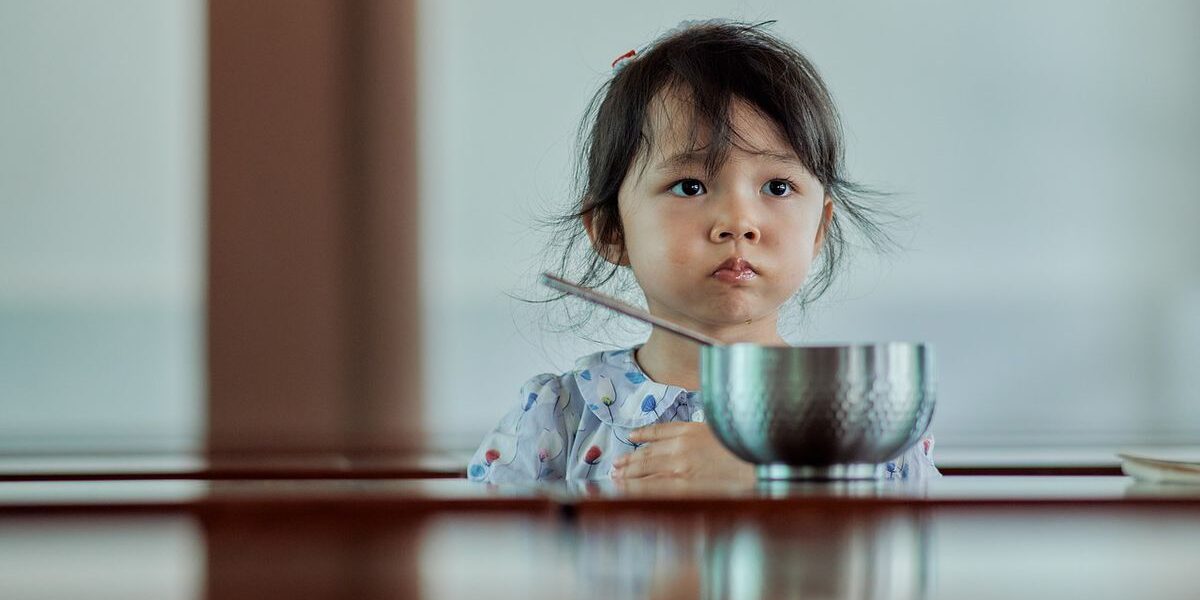 Почему дети плохо едят: распространённые родительские ошибки и как их избежать