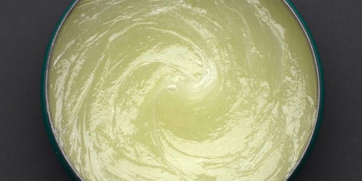 Вазелин: 10 секретных лайфхаков для красоты и ухода