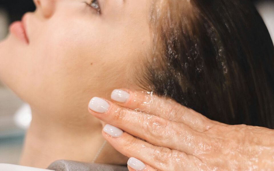 Секрет роскошных волос: как сахар преобразит вашу прическу