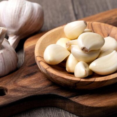 Сохраняем свежесть: секреты правильного хранения чеснока на кухне