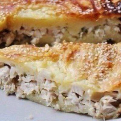 Осенний пирог с курицей и грибами: простой рецепт для уютного вечера