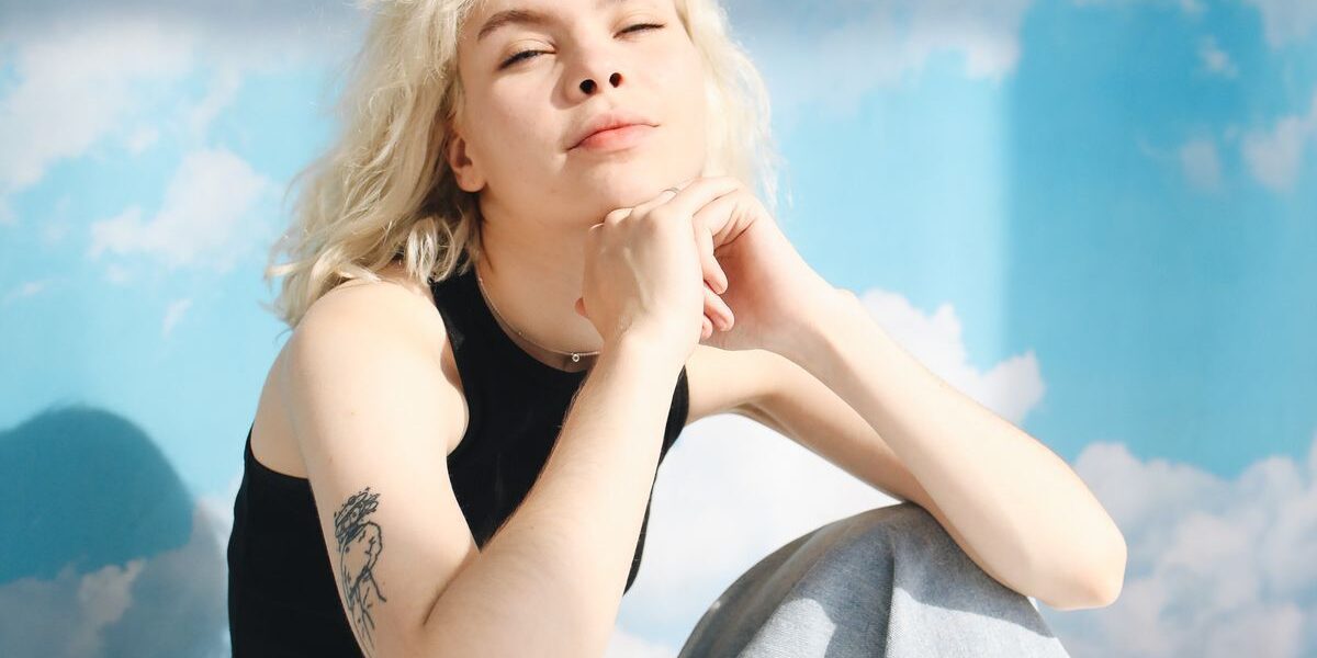 Секреты идеальной линии подбородка: как добиться красоты как у звезд