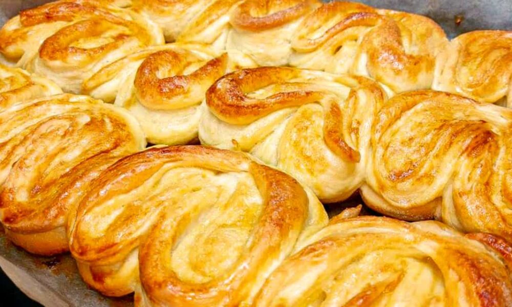 Рецепт бабушкиных сахарных плюшек "Сердечки": нежное тесто, как пух