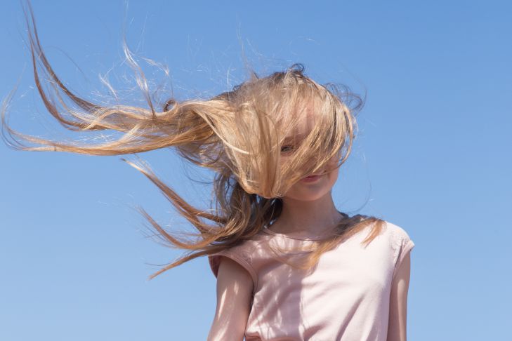 Кокосовая маска для волос: простой рецепт для густых и блестящих локонов