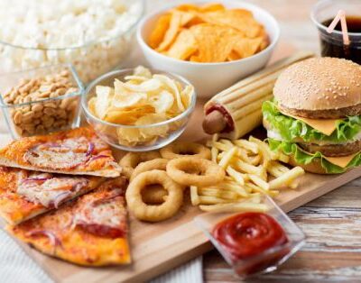 Вредные для нервов продукты: что стоит исключить из рациона каждой женщине