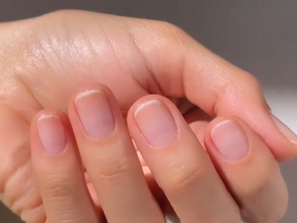 Тренд "маникюр без маникюра": секрет естественной красоты ногтей