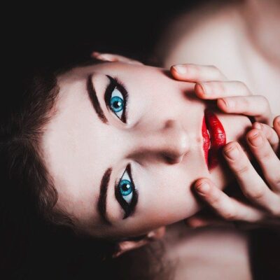 Секреты водостойкой косметики: идеальный макияж без вреда для кожи