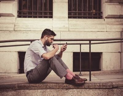 Вред наушников для здоровья: 3 главные опасности, о которых стоит знать каждой женщине